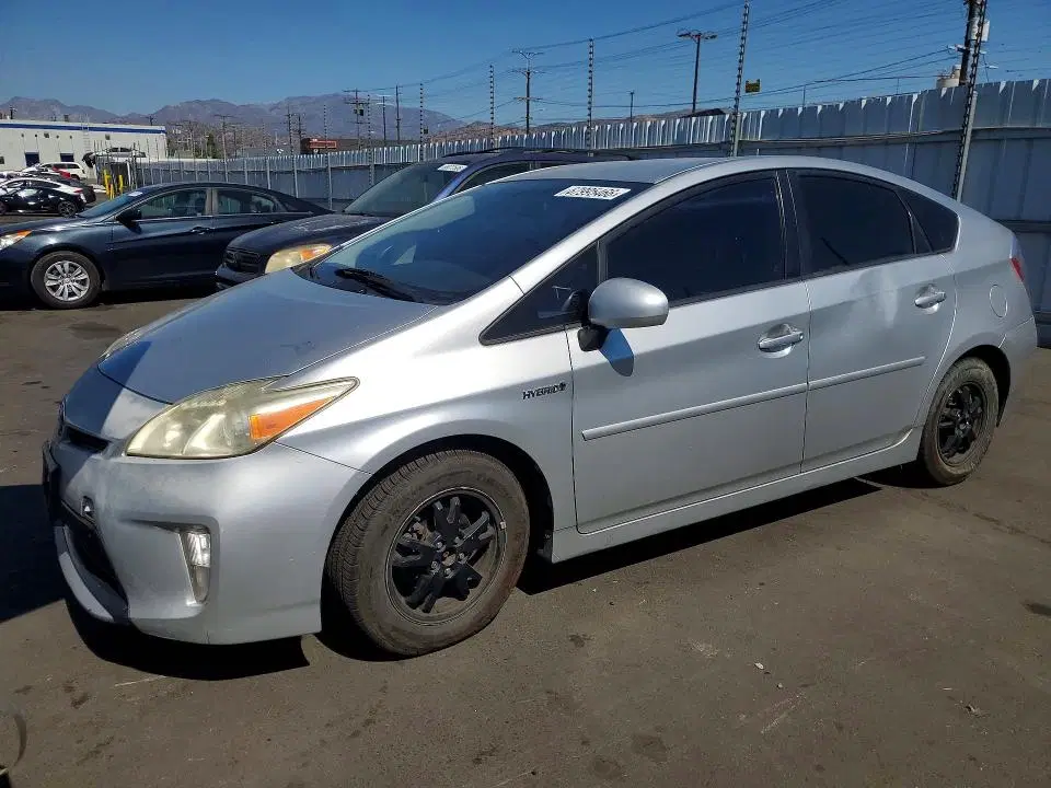 JTDKN3DU3D5628507 — 2013 Toyota Prius, Боковая часть (Side), фото до ремонта