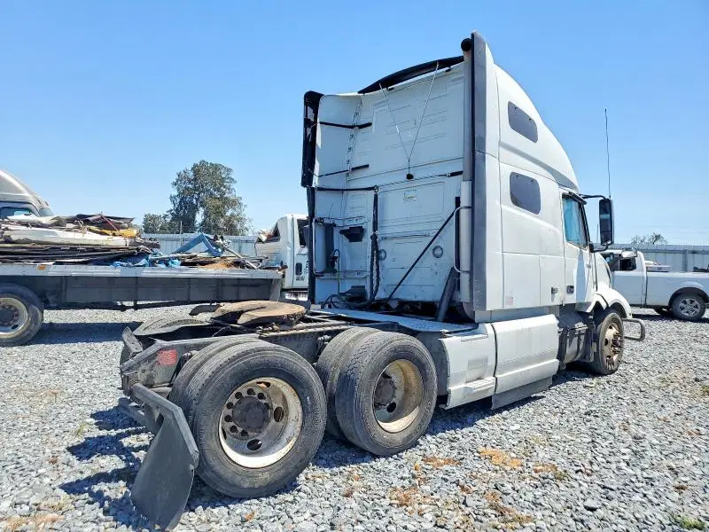 2022 Volvo VN VIN 4V4NC9EJ1NN305993 фото 4