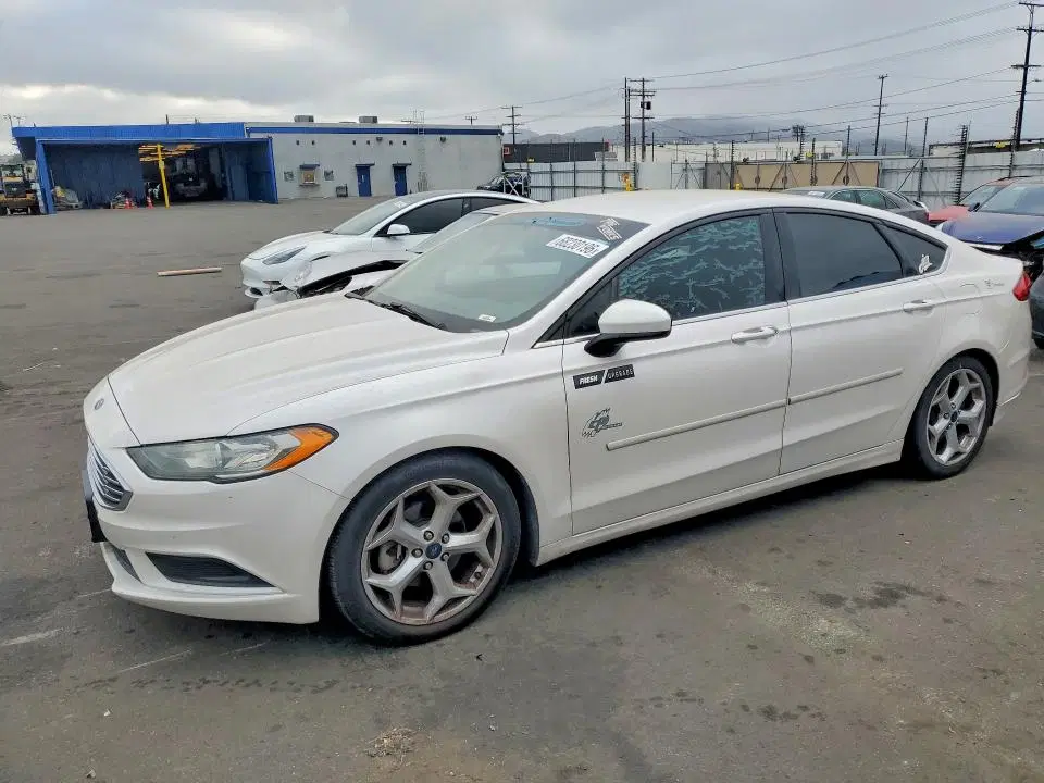 3FA6P0HD1HR299626 — 2017 Ford Fusion, Боковая часть, фото до ремонта