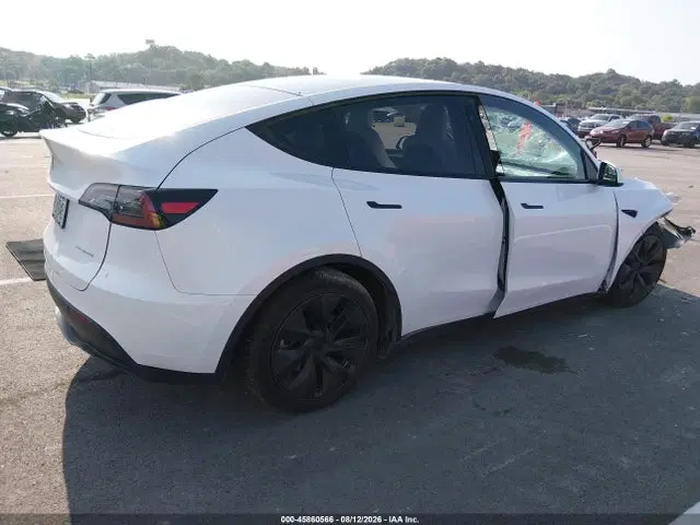 2024 Tesla Model Y Long Range Dual Motor All-wheel Drive VIN 7SAYGDEE4RF177095 фото 4