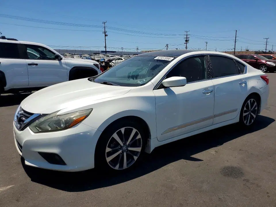 1N4AL3AP2GC117490 — 2016 Nissan Altima, Мелкие вмятины и царапины, фото до ремонта