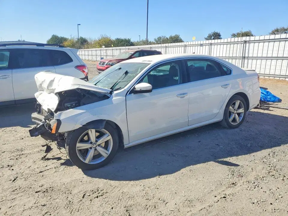 1VWBV7A32FC040855 — 2015 Volkswagen Passat, Передняя часть (Front End), фото до ремонта