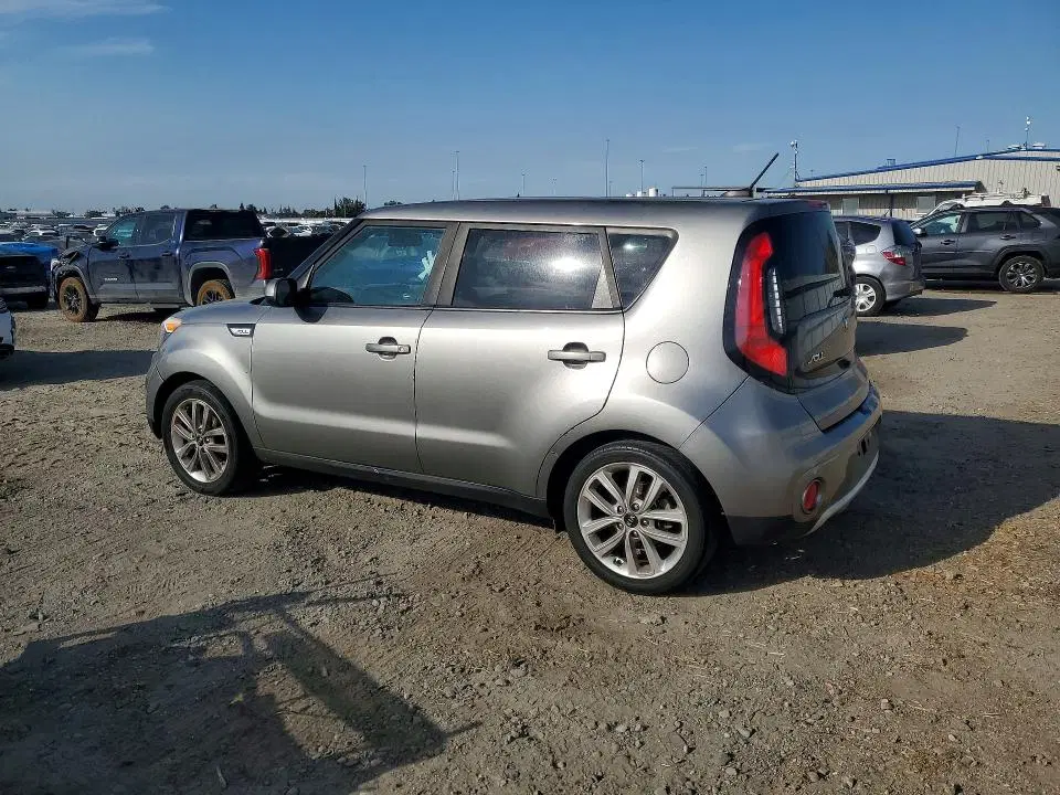2018 KIA Soul VIN KNDJP3A56J7536228 фото 2