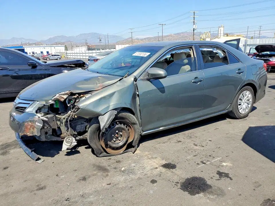 4T4BF1FK2ER386766 — 2014 Toyota Camry, Передняя часть, фото до ремонта