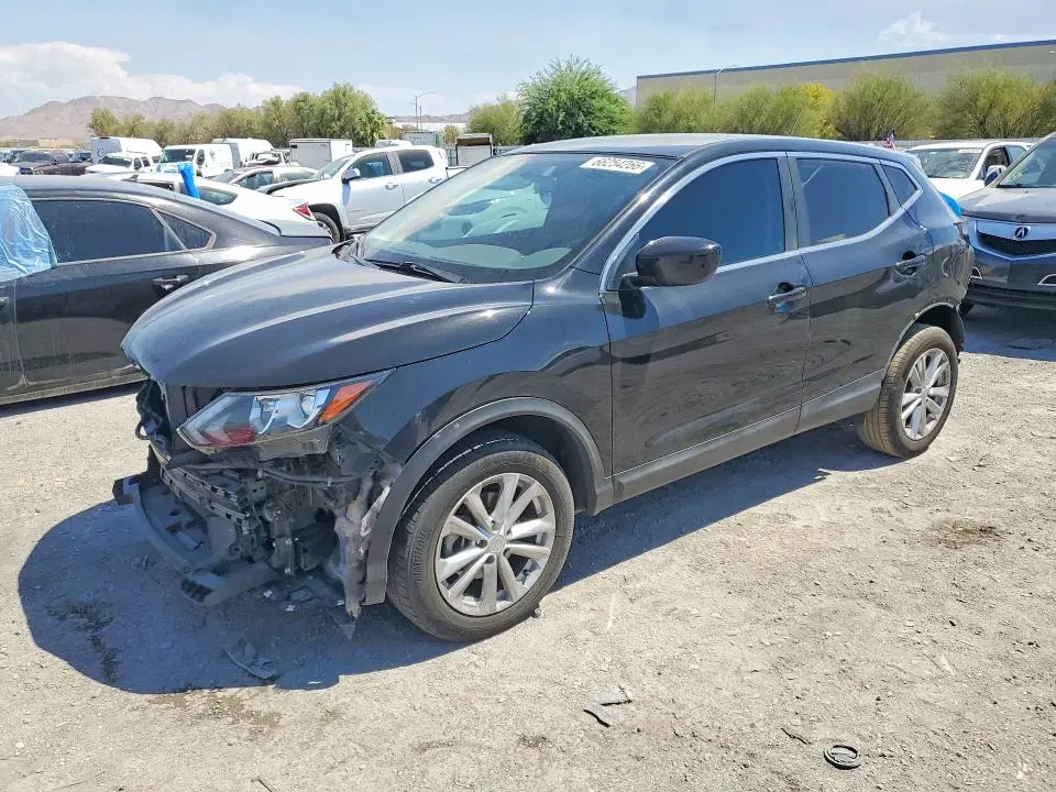 JN1BJ1CP3HW031212 — 2017 Nissan Rogue Sport, Передняя часть (Front End), фото до ремонта