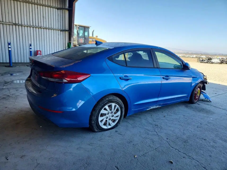 2017 Hyundai Elantra VIN KMHD74LF6HU095135 фото 3