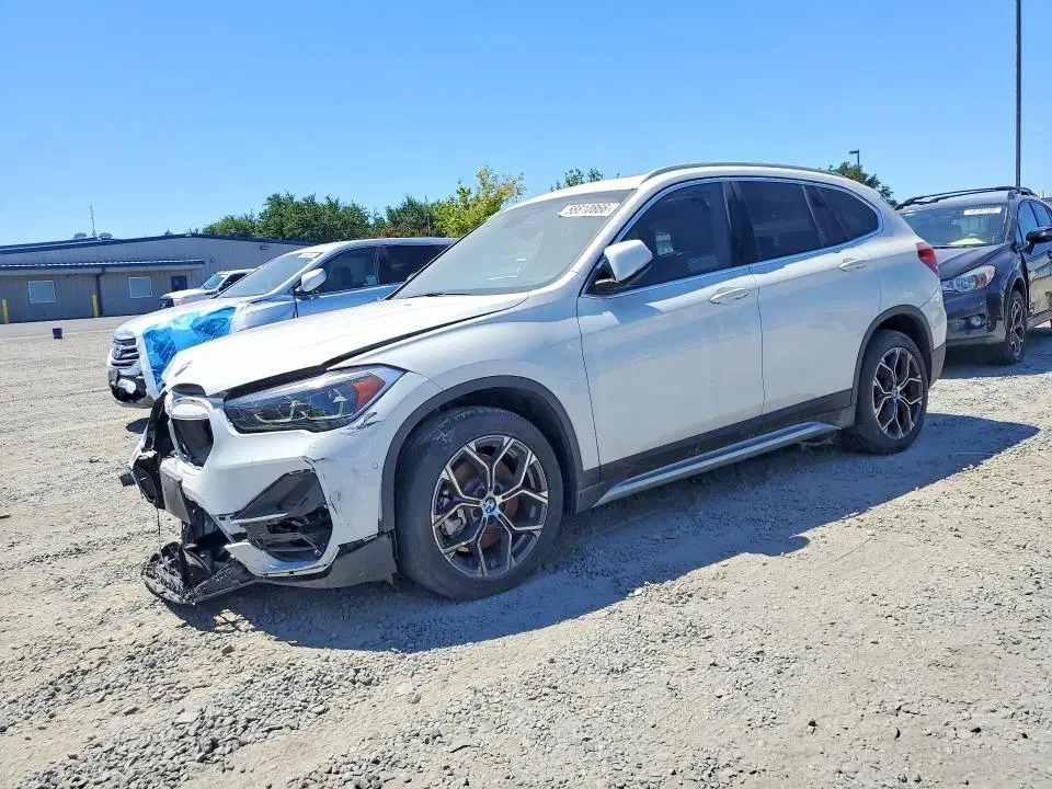 WBXJG7C08N5U49380 — 2022 BMW X1, Передняя часть (Front End), фото до ремонта