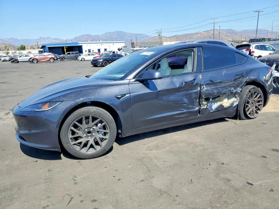 5YJ3E1EA2RF815448 — 2024 Tesla Model 3, Боковая часть, фото до ремонта