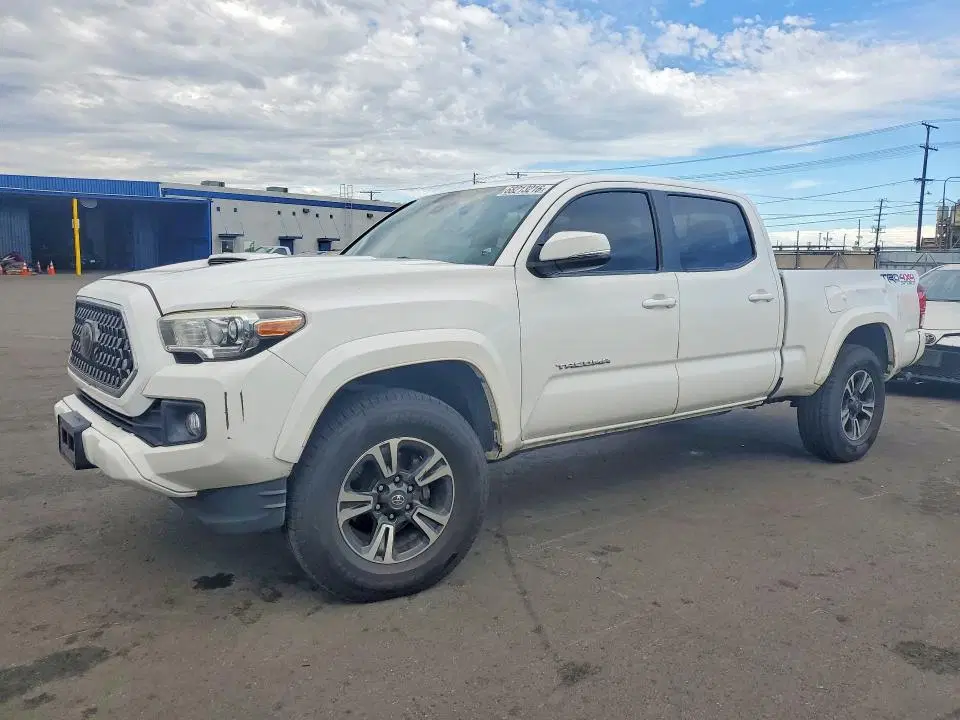 3TMDZ5BN2JM041869 — 2018 Toyota Tacoma, Вандализм, фото до ремонта