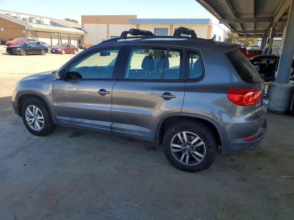 2016 Volkswagen Tiguan VIN WVGAV7AX7GW051072 фото 2