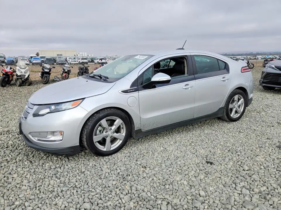 1G1RD6E40FU138853 — 2015 Chevrolet Volt, Боковая часть (Side), фото до ремонта