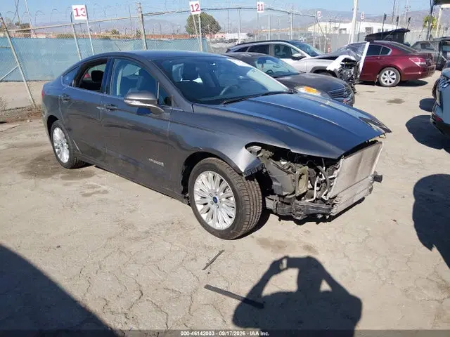 3FA6P0LU5ER256054 — 2014 Ford Fusion Hybrid SE, Передняя часть, фото до ремонта