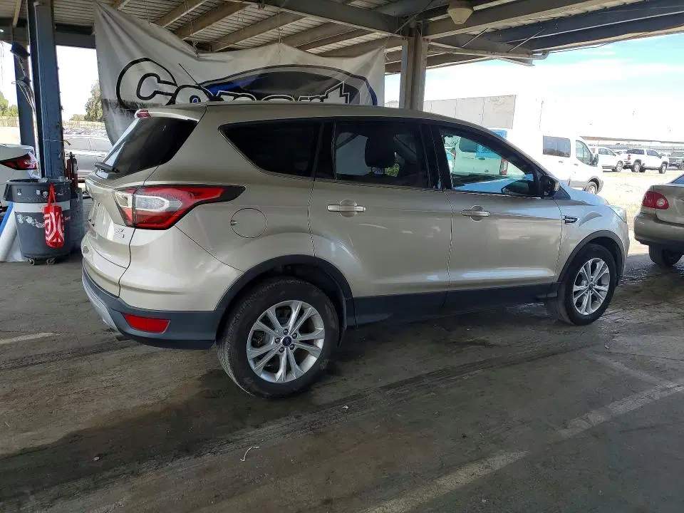 2017 Ford Escape VIN 1FMCU0GD1HUA54692 фото 3