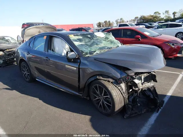 4T1G11AKXPU775941 — 2023 Toyota Camry SE, Передняя часть (Front & Rear), фото до ремонта