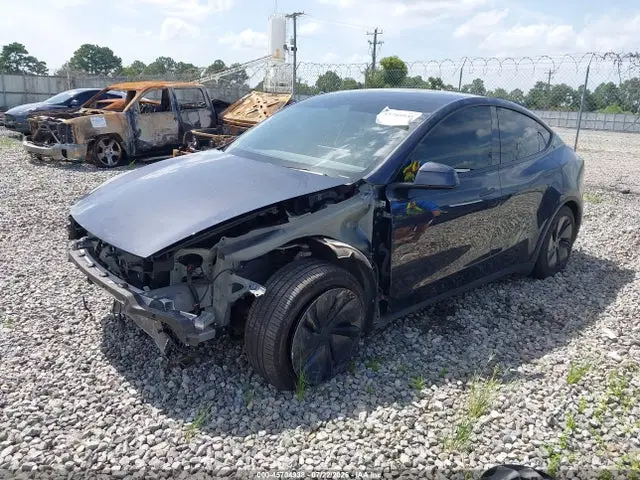 2026 Tesla Model Y All-wheel Drive/long Range Launch Series/premium All-wheel Drive VIN 7SAYGDEE6TA392997 фото 2