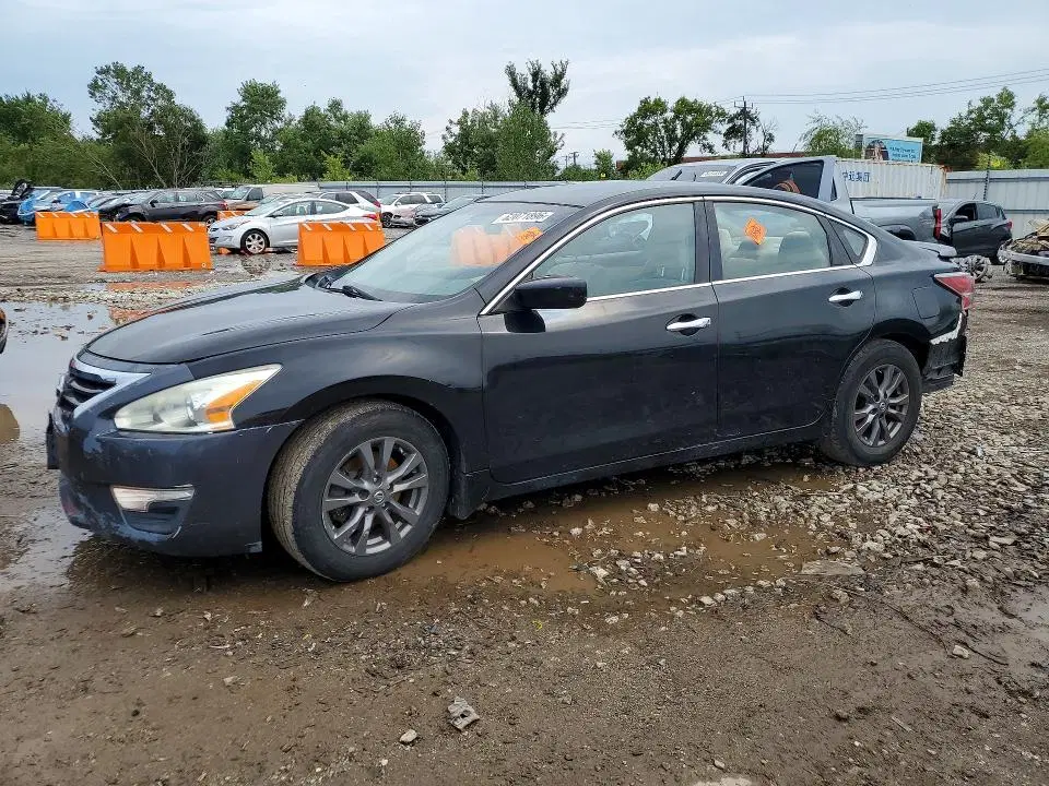 1N4AL3AP3FC573884 — 2015 Nissan Altima, Вандализм, фото до ремонта