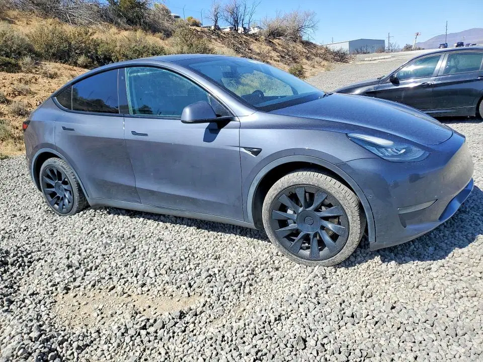 2020 Tesla Model Y VIN 5YJYGDEF9LF023916 фото 4