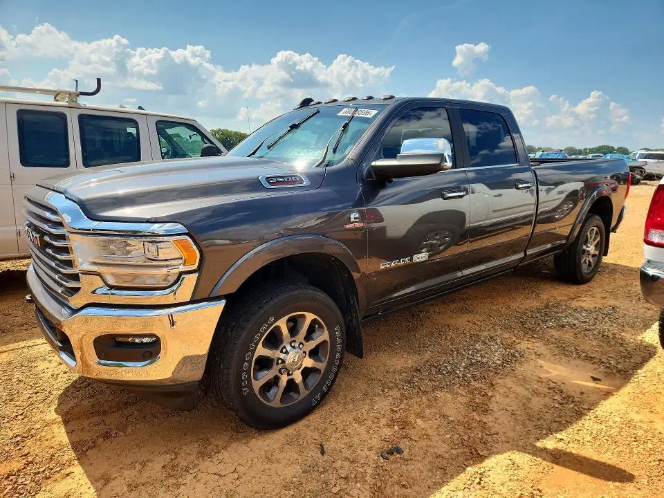 3C63R3KL0NG316150 — 2022 RAM 3500, мелкие вмятины и царапины, фото до ремонта