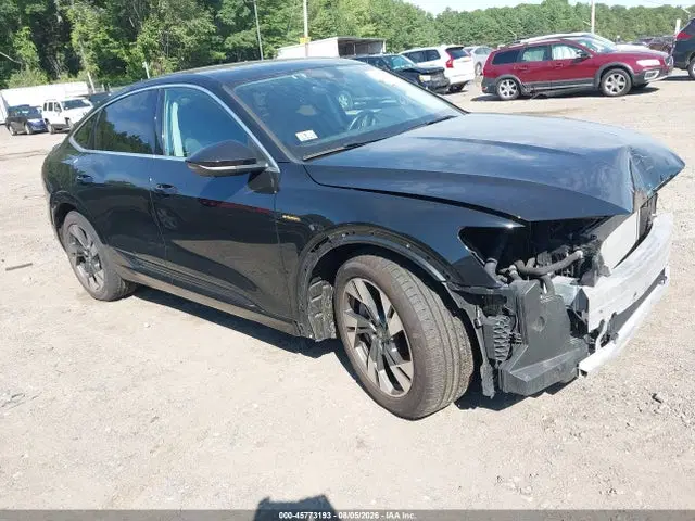 WA12AAGE5MB002070 — 2021 Audi E-tron Sportback Premium Plus Quattro, Undercarriage, фото до ремонта