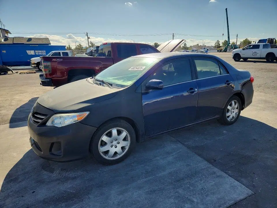 5YFBU4EE0DP185350 — 2013 Toyota Corolla, Боковая часть (Side), фото до ремонта