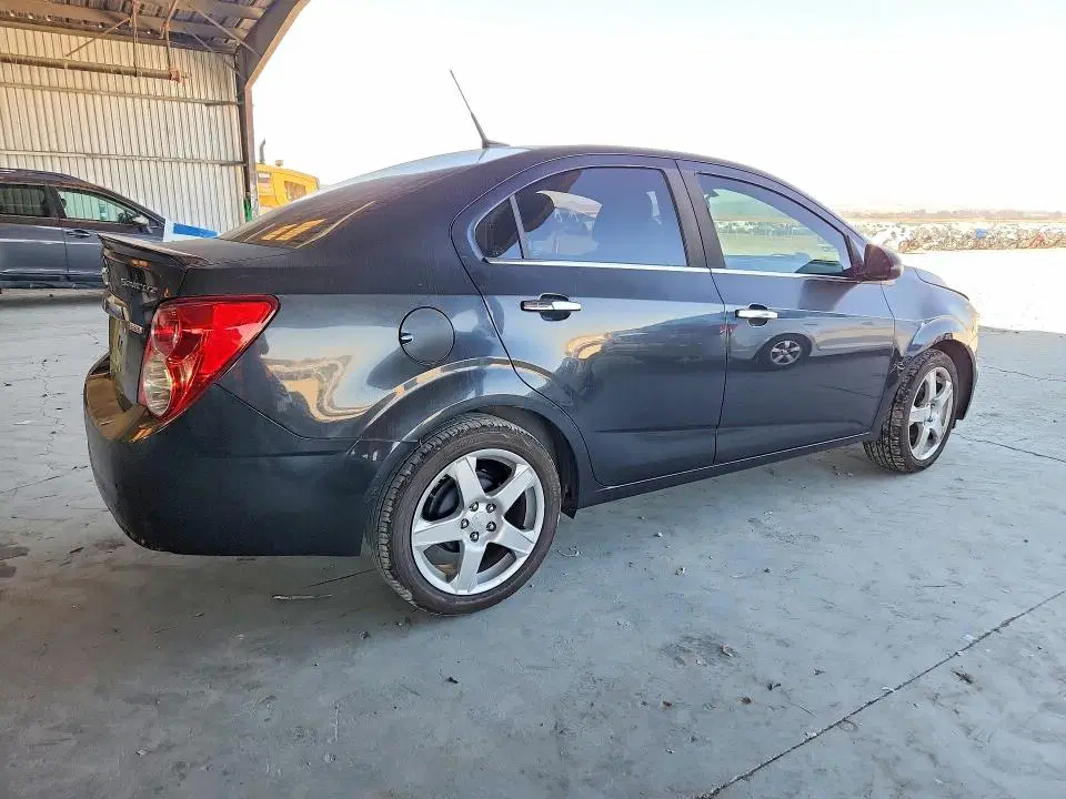 2014 Chevrolet Sonic VIN 1G1JE5SB1E4157319 фото 3