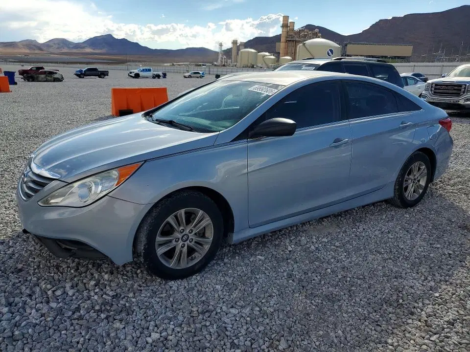 5NPEB4AC6EH907233 — 2014 Hyundai Sonata, Задняя часть (Rear End), фото до ремонта