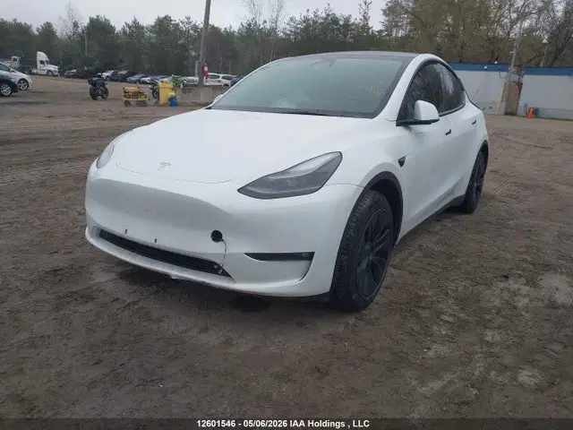 2025 Tesla Model Y VIN 7SAYGAEE6SF282970 фото 2
