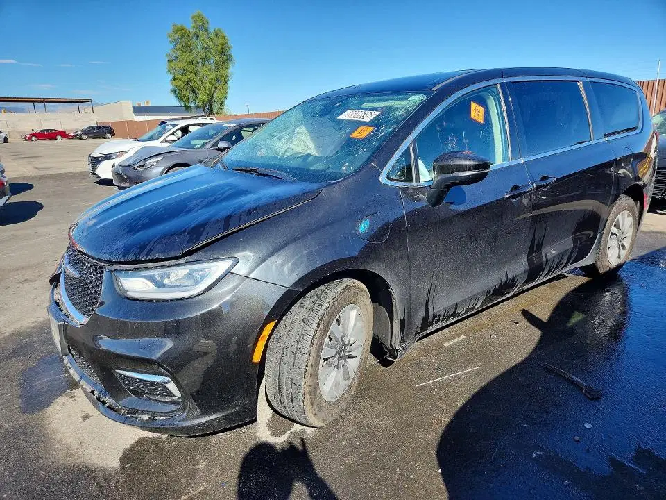 2C4RC1L74PR632562 — 2023 Chrysler Pacifica, Передняя часть, фото до ремонта