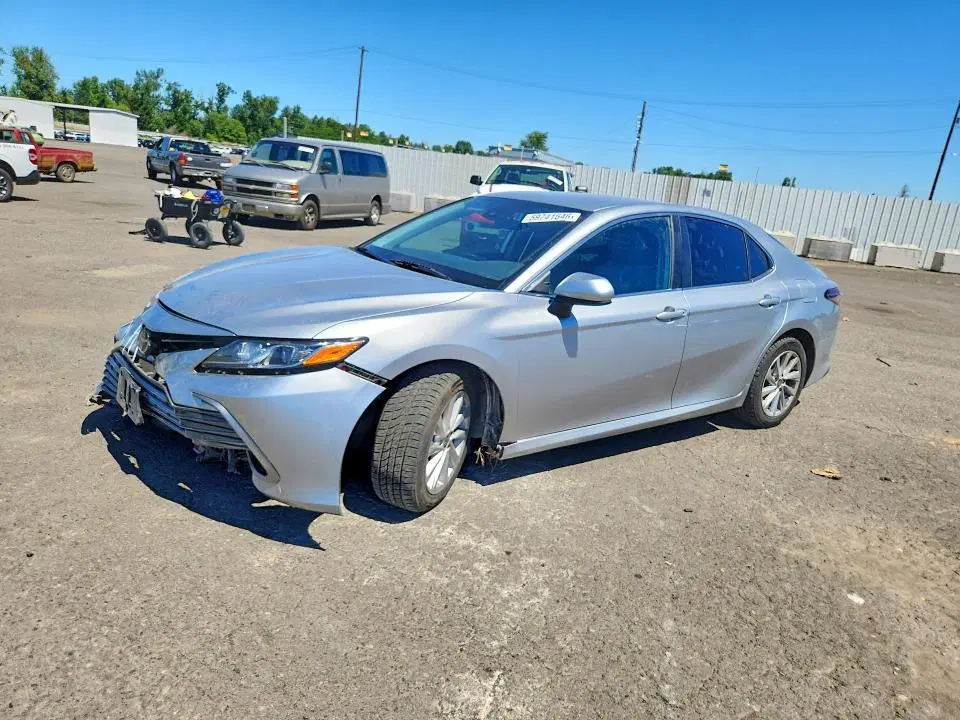 4T1C11AK4MU591704 — 2021 Toyota Camry, Передняя часть, фото до ремонта