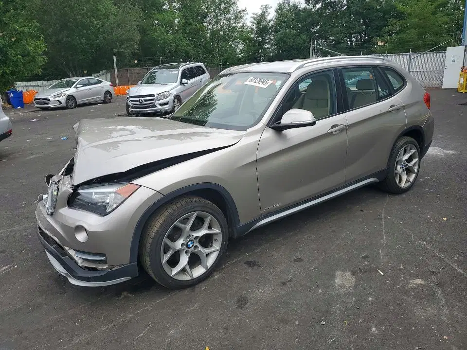 WBAVL1C52FVY39702 — 2015 BMW X1, Передняя часть (Front End), фото до ремонта