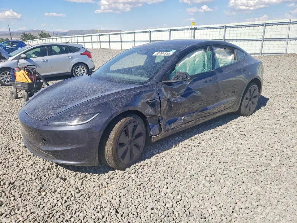 5YJ3E1EA5TF128195 — 2026 Tesla Model 3, Боковая часть (Side), фото до ремонта