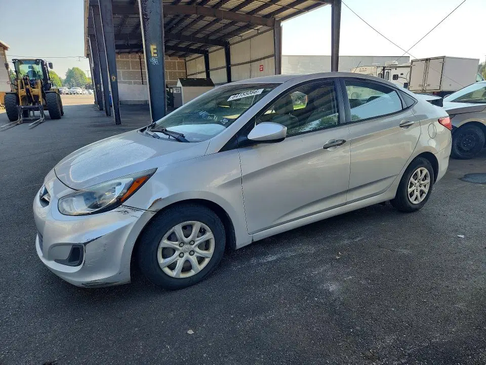 KMHCT4AE2EU672448 — 2014 Hyundai Accent, Задняя часть, фото до ремонта