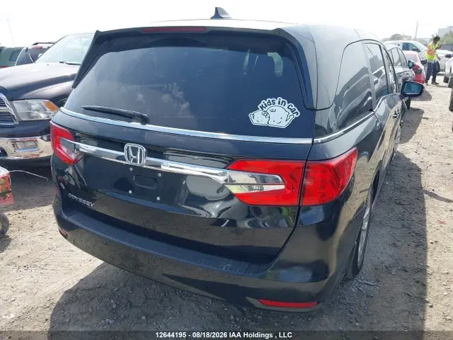 2018 Honda Odyssey VIN 5FNRL6H28JB501499 фото 4