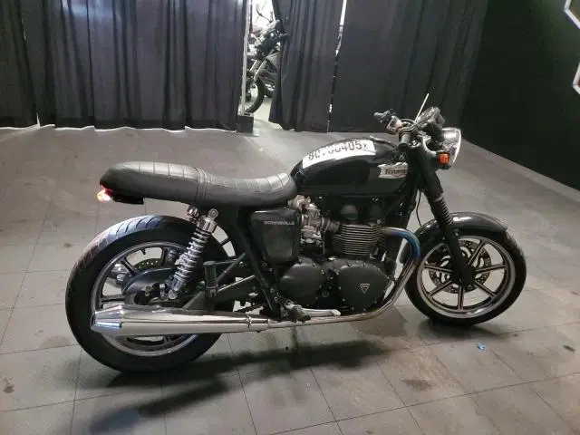 SMT900K15DT598010 — 2013 Triumph Motorcycle Bonneville, Боковая часть (Side), фото до ремонта