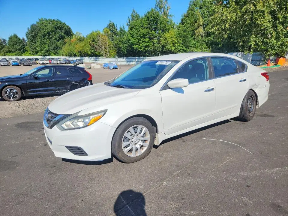 1N4AL3AP4GN317176 — 2016 Nissan Altima, Задняя часть, фото до ремонта