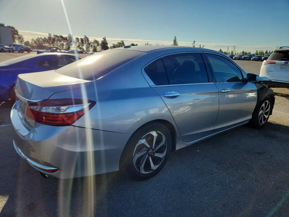 2016 Honda Accord VIN 1HGCR2F74GA081335 фото 3