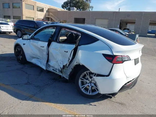 2023 Tesla Model Y Awd/long Range Dual Motor All-wheel Drive VIN 7SAYGDEE2PF745017 фото 3