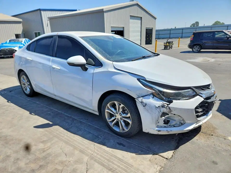 2019 Chevrolet Cruze VIN 1G1BE5SM6K7107161 фото 4