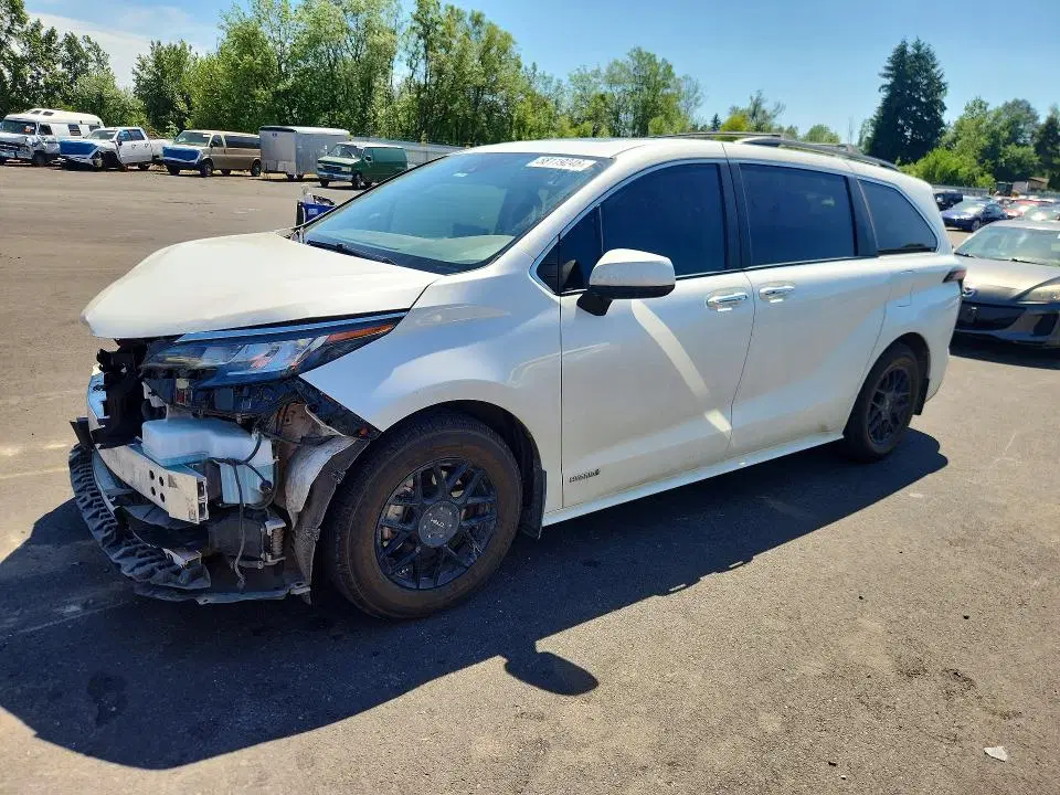 5TDJSKFCXMS028967 — 2021 Toyota Sienna, Передняя часть, фото до ремонта