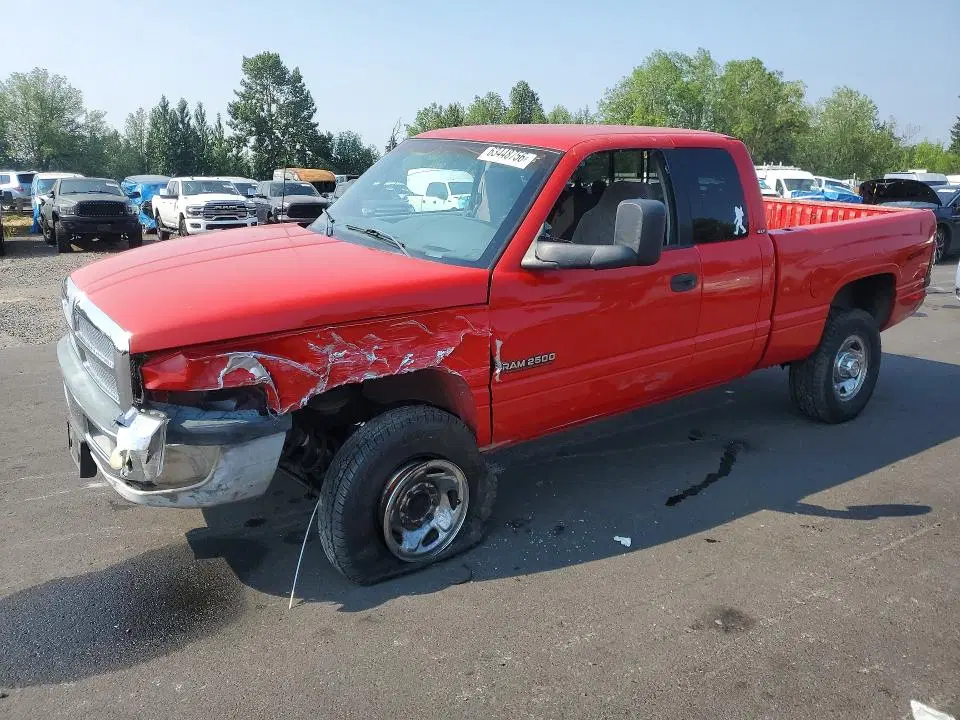 1B7KF2369XJ520687 — 1999 Dodge RAM 2500, Передняя часть (Front End), фото до ремонта