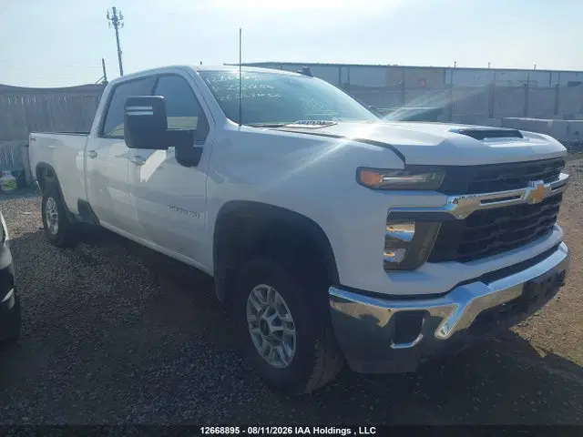 1GC1KNE75TF224254 — 2026 Chevrolet Silverado K2500 Heavy Duty LT, Левый бок (Left Side), фото до ремонта