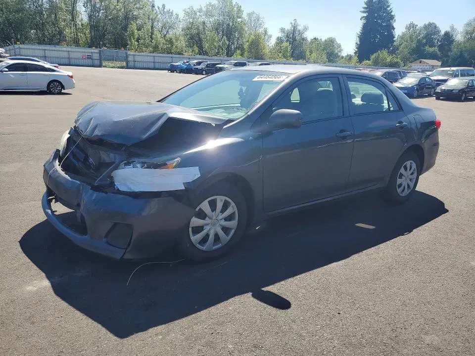 2T1BU4EE1DC971951 — 2013 Toyota Corolla, Передняя часть (Front End), фото до ремонта