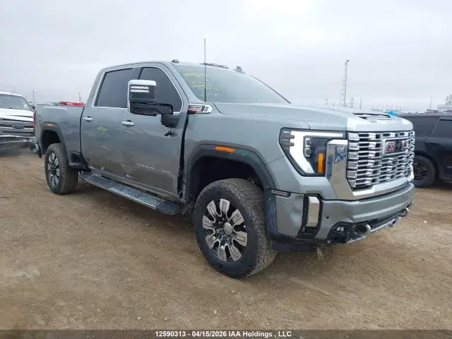 1GT4UWEY4SF325631 — 2025 GMC Sierra 3500HD, Передняя часть (Front), фото до ремонта