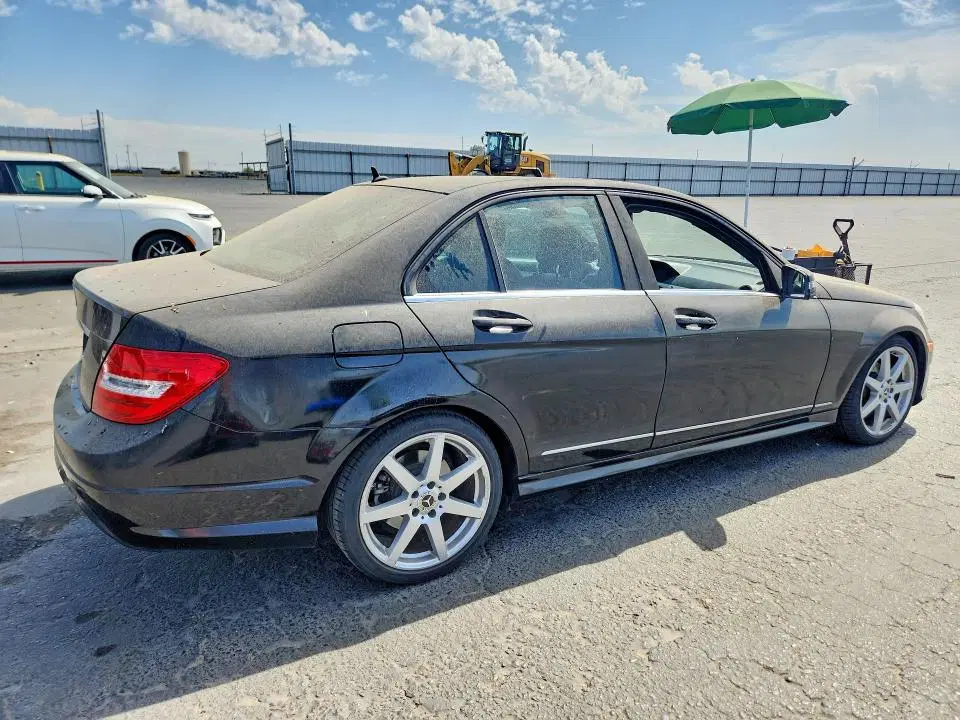 2014 Mercedes-Benz C VIN WDDGF4HB5EA957208 фото 3