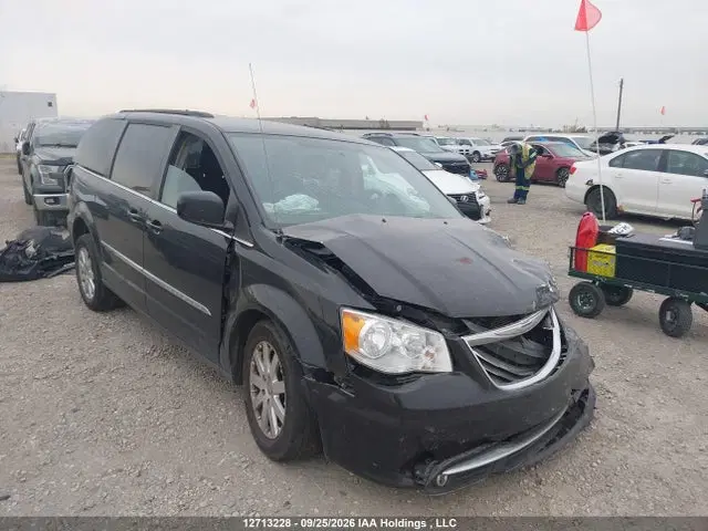 2C4RC1BG7FR707593 — 2015 Chrysler Town &amp; Country Touring, Передняя часть (Front), фото до ремонта