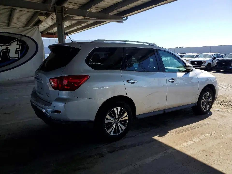 2017 Nissan Pathfinder VIN 5N1DR2MM4HC618220 фото 3