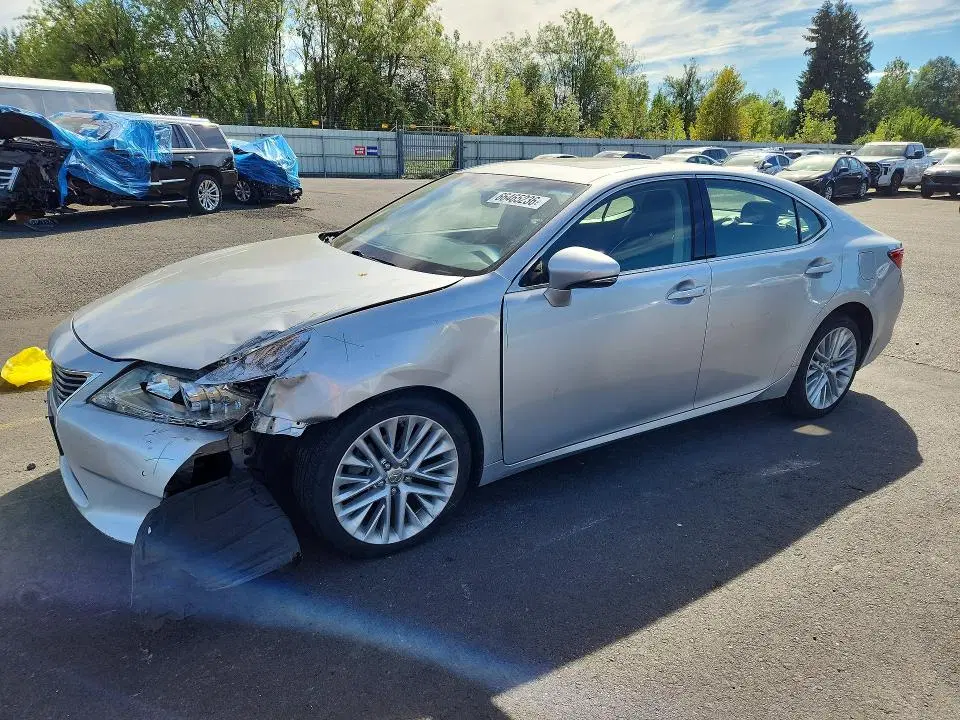 JTHBK1GG1D2053083 — 2013 Lexus ES, Передняя часть, фото до ремонта