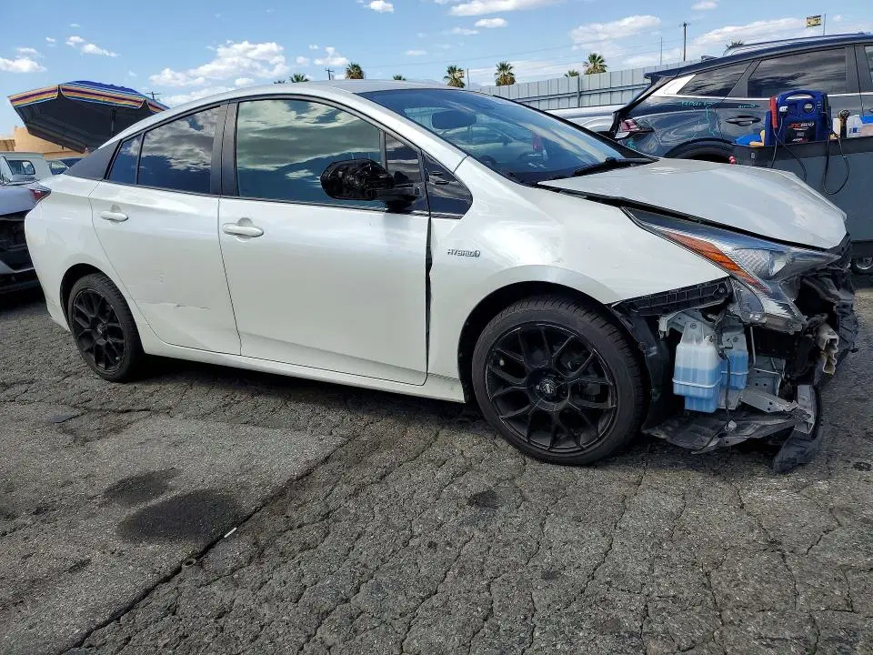 2016 Toyota Prius VIN JTDKARFU6G3010027 фото 4