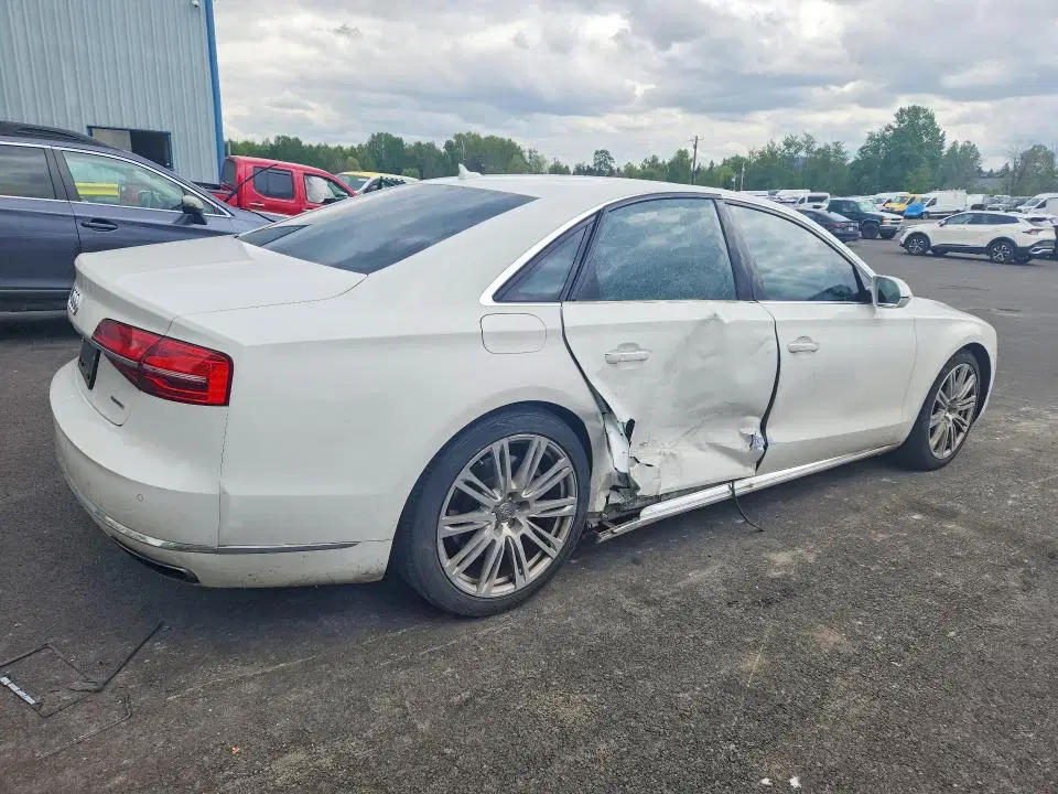 2015 AUDI A8 VIN WAUJGAFD8FN019937 фото 3