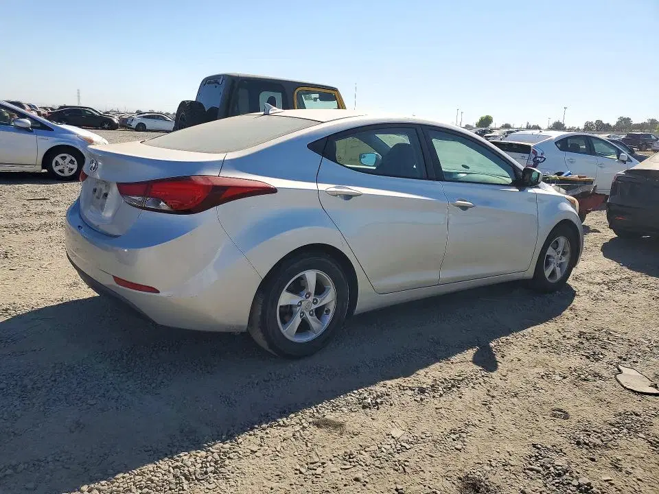 2015 Hyundai Elantra VIN 5NPDH4AE0FH646386 фото 3